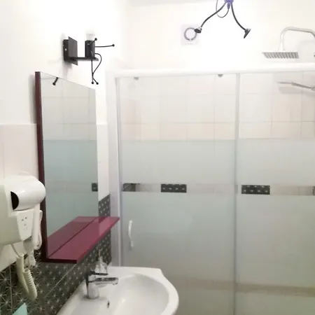 Πανσιόν Oltrepisa *